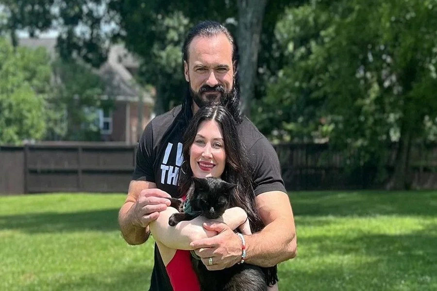 drew mcintyre wife