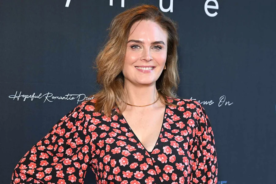 Emily Deschanel Husband